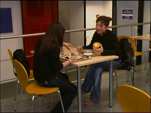 学院餐厅一景（提供各类西餐、冷热食品及新鲜水果）